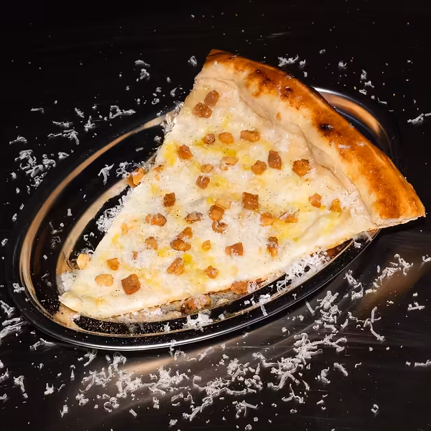 Not From Italy - Pizza estilo neoyorquino en Not From Italy Slice Club