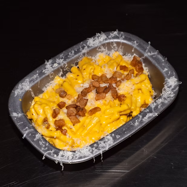 Mac & Cheese - Con guanciale y 5 quesos fundidos con un toque ahumado