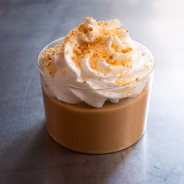 Mousse de Galleta María - Con chantilly y tierra de galleta